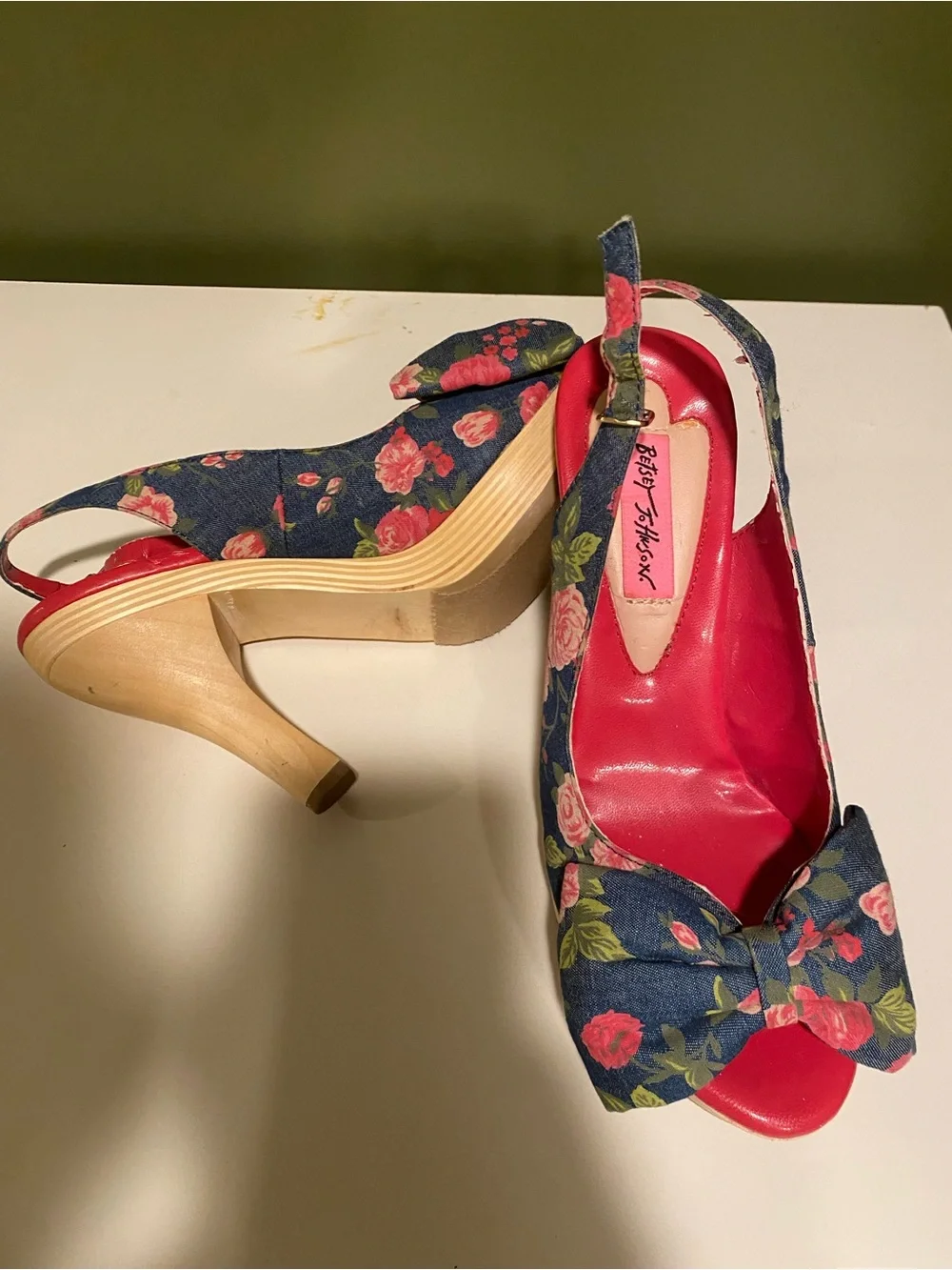 Betsey Johnson Navy Floral Bow Slingback Heels with Pink Insole